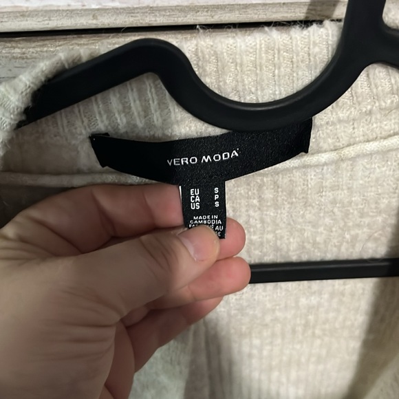 Cream vero moda sweater - Picture 3 of 3